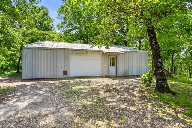 21006 State Highway E, Eagle Rock, MO 65641
