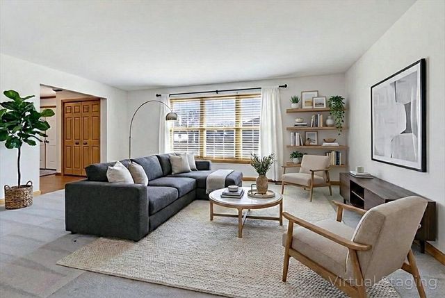 303 Westwood Drive, Shorewood, IL 60404