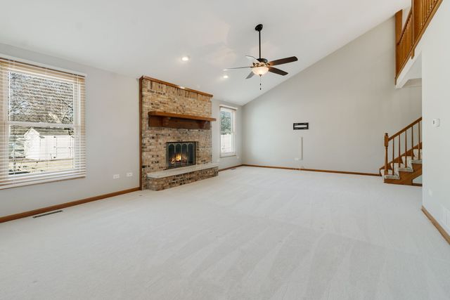 303 Westwood Drive, Shorewood, IL 60404