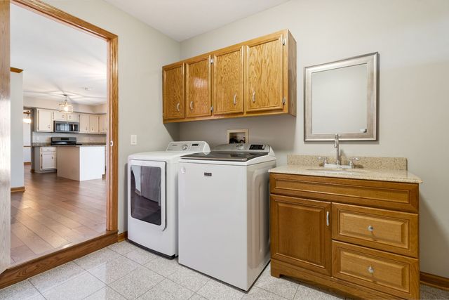 303 Westwood Drive, Shorewood, IL 60404