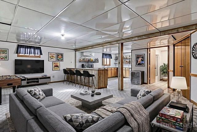 303 Westwood Drive, Shorewood, IL 60404