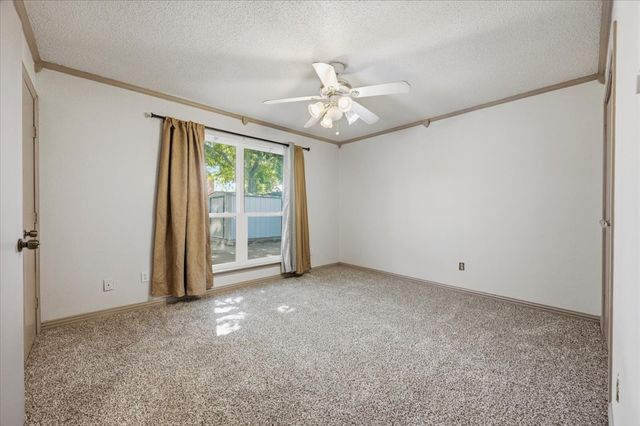 814 Rock Creek Drive, Euless, TX 76039