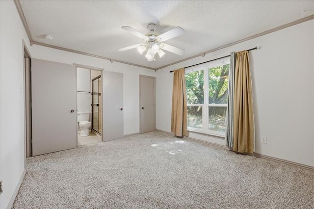 814 Rock Creek Drive, Euless, TX 76039