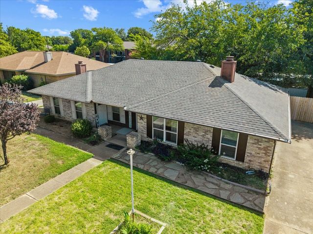 814 Rock Creek Drive, Euless, TX 76039