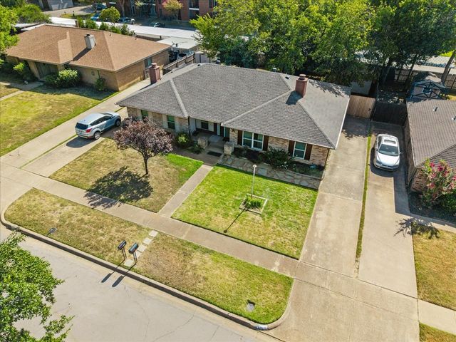 814 Rock Creek Drive, Euless, TX 76039