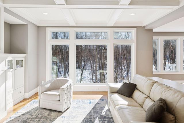 15525 52nd Place N, Plymouth, MN 55446