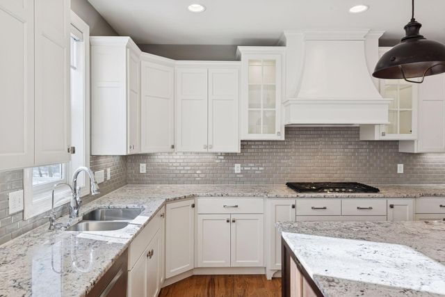 15525 52nd Place N, Plymouth, MN 55446