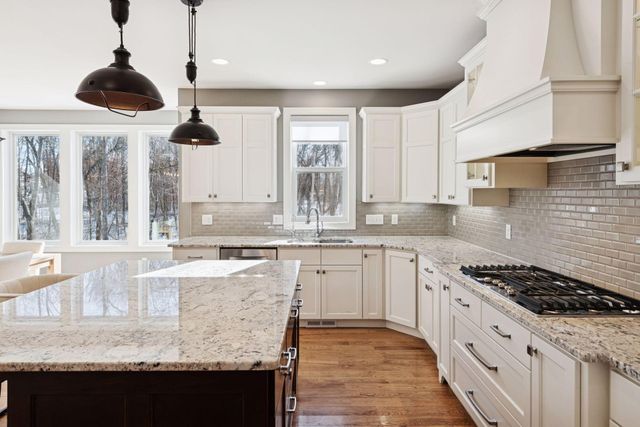 15525 52nd Place N, Plymouth, MN 55446