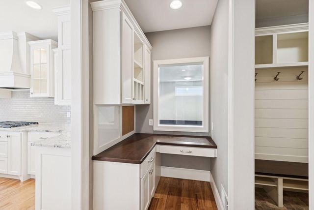 15525 52nd Place N, Plymouth, MN 55446