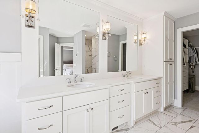 15525 52nd Place N, Plymouth, MN 55446