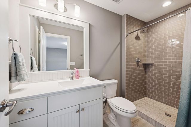 15525 52nd Place N, Plymouth, MN 55446