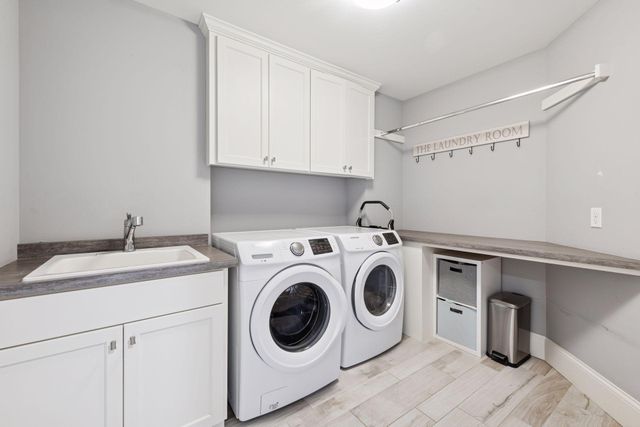 15525 52nd Place N, Plymouth, MN 55446