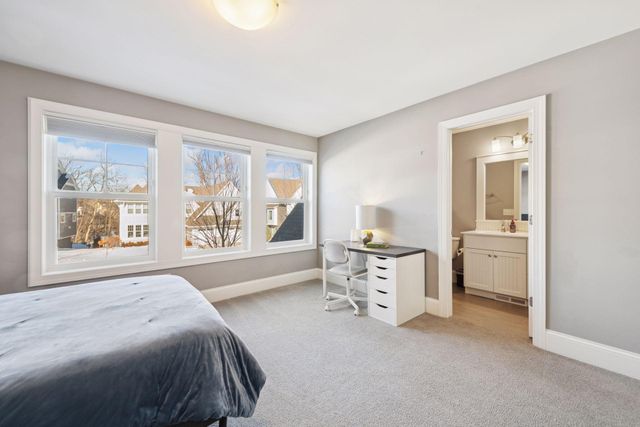 15525 52nd Place N, Plymouth, MN 55446