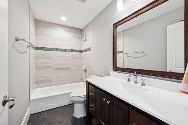 15525 52nd Place N, Plymouth, MN 55446