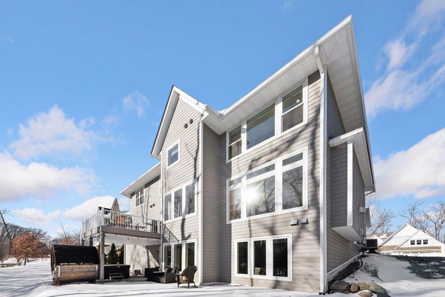 15525 52nd Place N, Plymouth, MN 55446