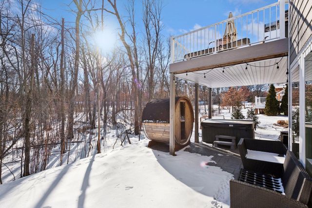 15525 52nd Place N, Plymouth, MN 55446