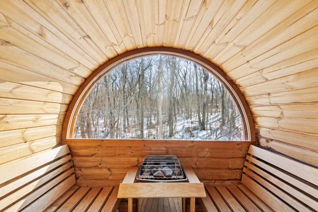 15525 52nd Place N, Plymouth, MN 55446