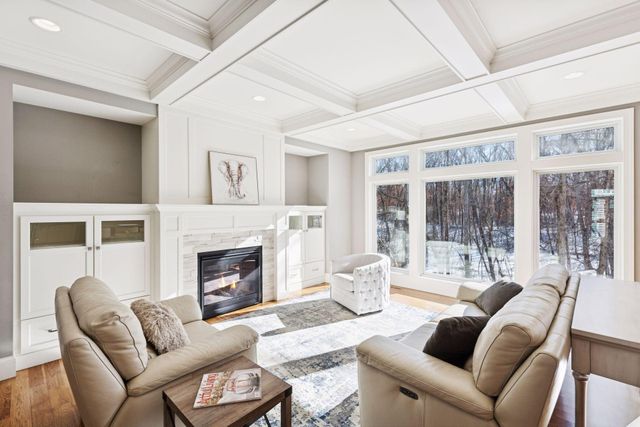 15525 52nd Place N, Plymouth, MN 55446