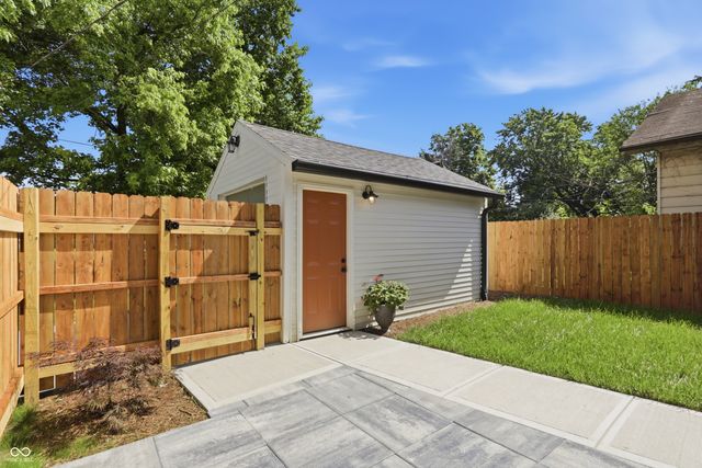 4102 E 11th Street, Indianapolis, IN 46201