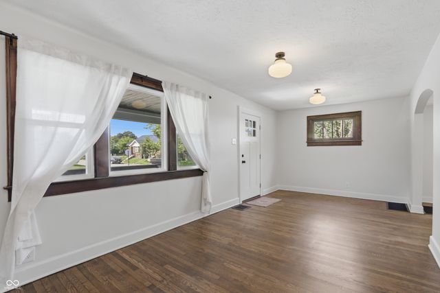 4102 E 11th Street, Indianapolis, IN 46201