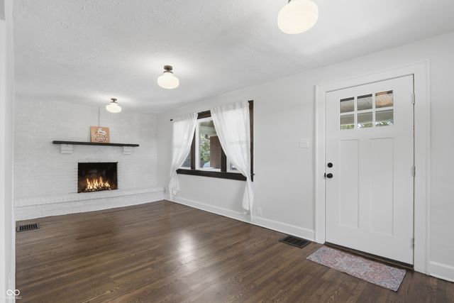 4102 E 11th Street, Indianapolis, IN 46201