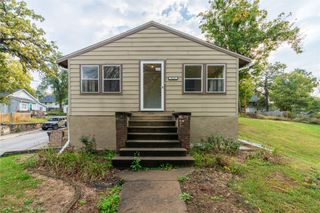 3131 6th Avenue, Des Moines, IA 50313