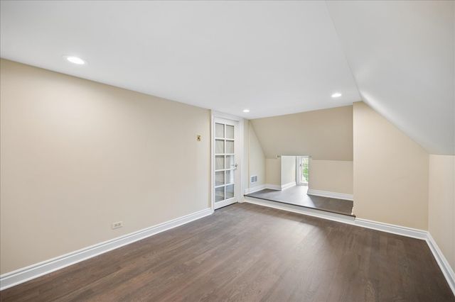 725 Valley Road, Glencoe, IL 60022