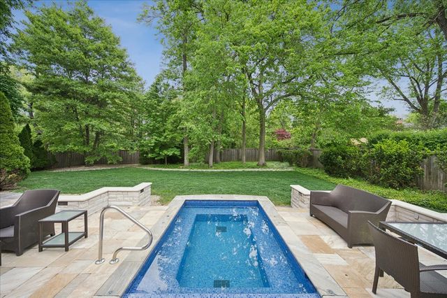 725 Valley Road, Glencoe, IL 60022