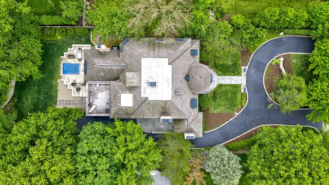 725 Valley Road, Glencoe, IL 60022