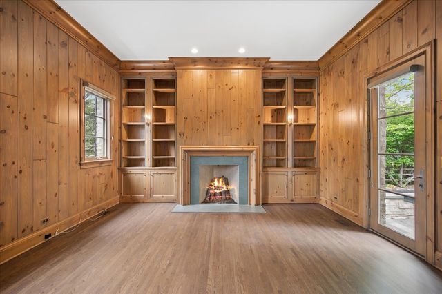 725 Valley Road, Glencoe, IL 60022