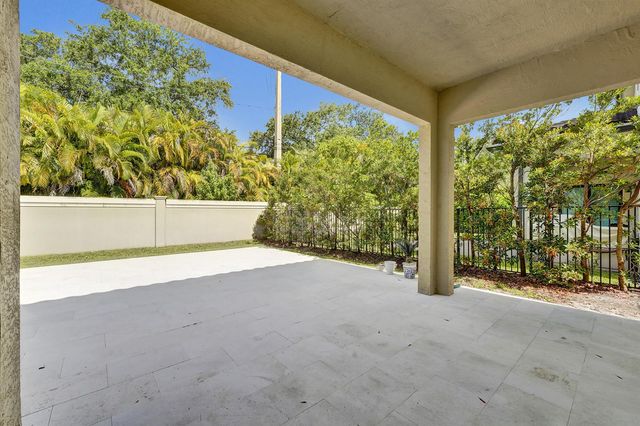 5939 Brookfield Circle W, Hollywood, FL 33312