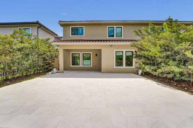 5939 Brookfield Circle W, Hollywood, FL 33312