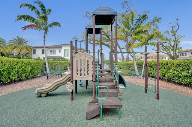 5939 Brookfield Circle W, Hollywood, FL 33312