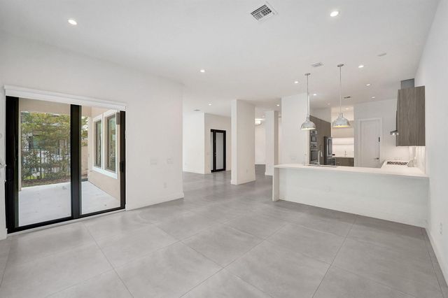 5939 Brookfield Circle W, Hollywood, FL 33312