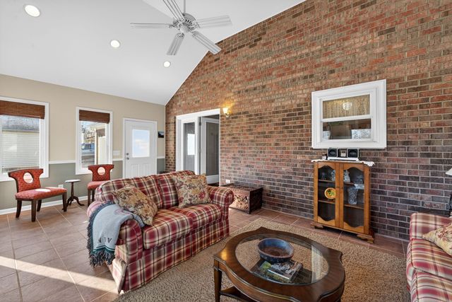 662 Brinkley Rd, Murfreesboro, TN 37128