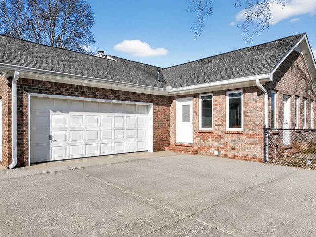 662 Brinkley Rd, Murfreesboro, TN 37128