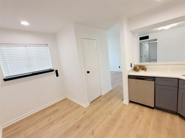 9090 S Braeswood Boulevard 115, Houston, TX 77074