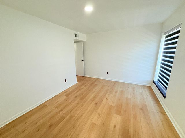 9090 S Braeswood Boulevard 115, Houston, TX 77074