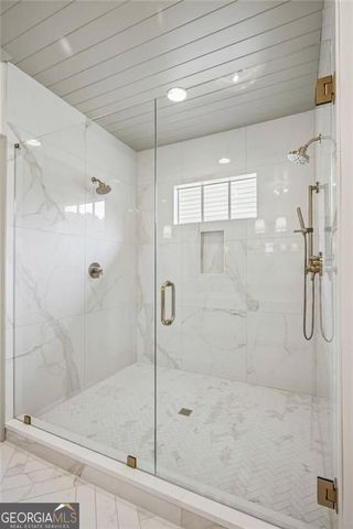 130 Lake Estates Drive, Roswell, GA 30075