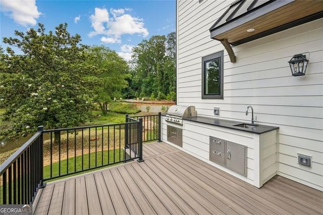 130 Lake Estates Drive, Roswell, GA 30075
