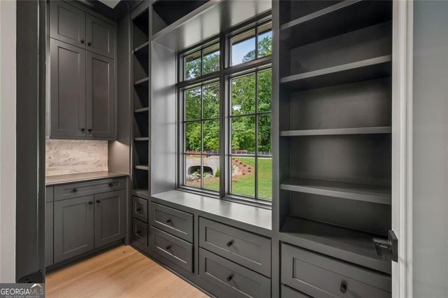 130 Lake Estates Drive, Roswell, GA 30075