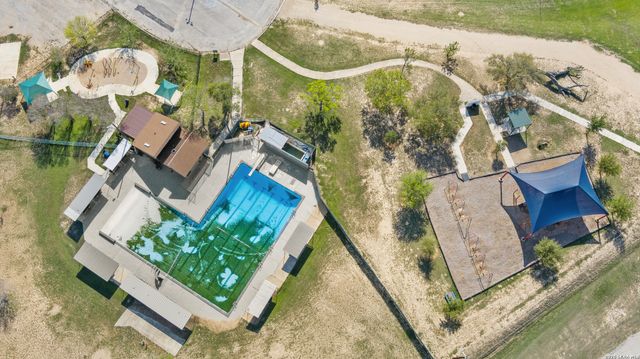 120 Greeley Drive, Floresville, TX 78114