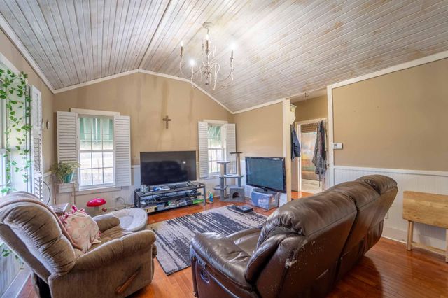 349 S Dade 163, Greenfield, MO 65661