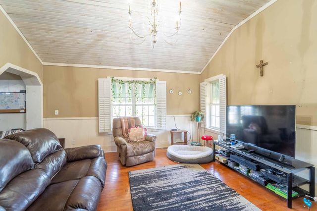 349 S Dade 163, Greenfield, MO 65661