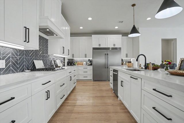 1610 W 115th Place S, Jenks, OK 74037