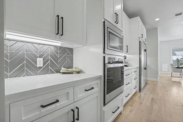 1610 W 115th Place S, Jenks, OK 74037