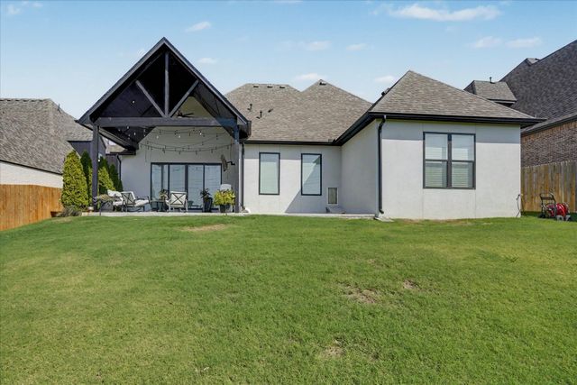 1610 W 115th Place S, Jenks, OK 74037