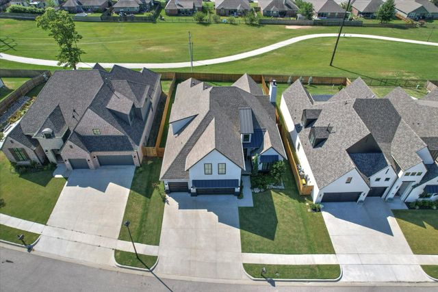 1610 W 115th Place S, Jenks, OK 74037