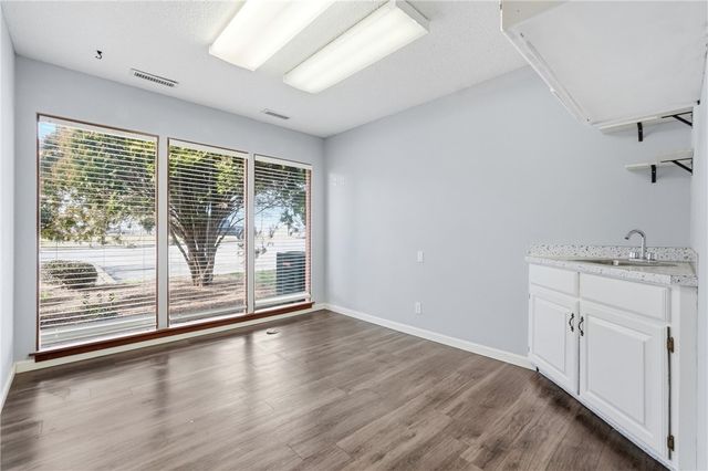 1102 W Poplar Place, Rogers, AR 72756