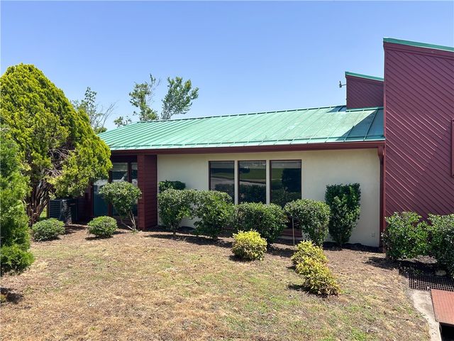 1102 W Poplar Place, Rogers, AR 72756